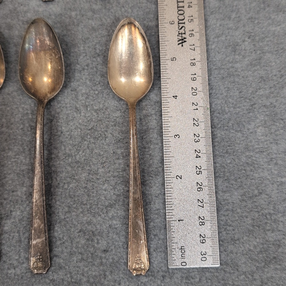 Prestige Plate Silverware Set 4 Forks 4 Spoons Grape Leaf Pattern Vintage Dining - Picture 6 of 7